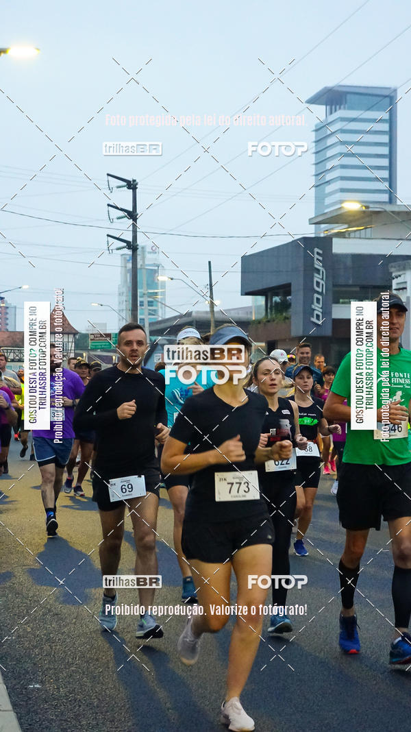 Buy your photos of the eventMeia Maratona de Blumenau on Fotop