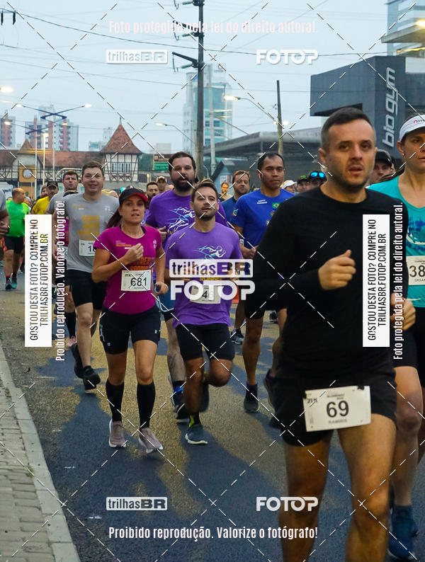 Buy your photos of the eventMeia Maratona de Blumenau on Fotop