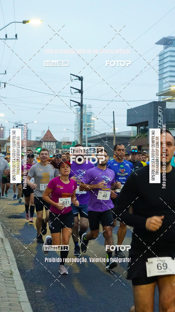 Buy your photos of the eventMeia Maratona de Blumenau on Fotop