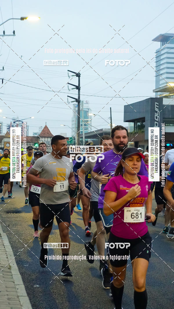 Buy your photos of the eventMeia Maratona de Blumenau on Fotop