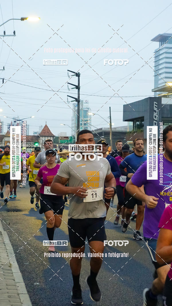 Buy your photos of the eventMeia Maratona de Blumenau on Fotop