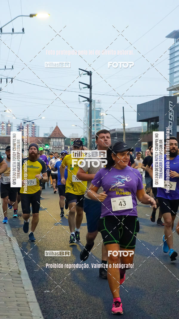 Buy your photos of the eventMeia Maratona de Blumenau on Fotop