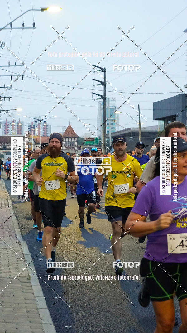Buy your photos of the eventMeia Maratona de Blumenau on Fotop