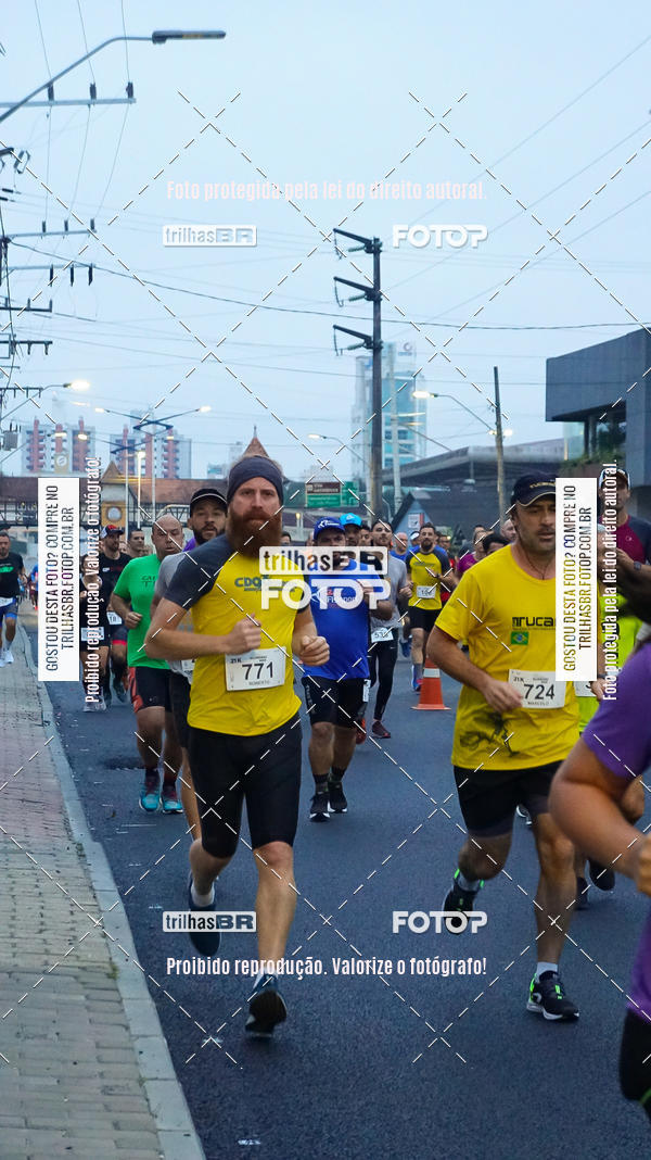 Buy your photos of the eventMeia Maratona de Blumenau on Fotop