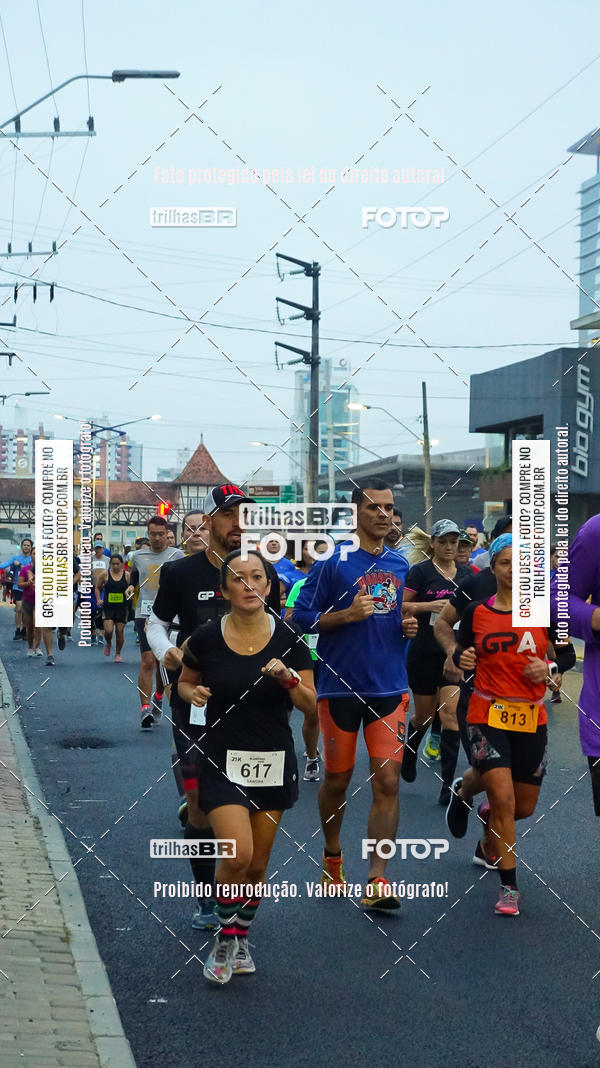 Buy your photos of the eventMeia Maratona de Blumenau on Fotop