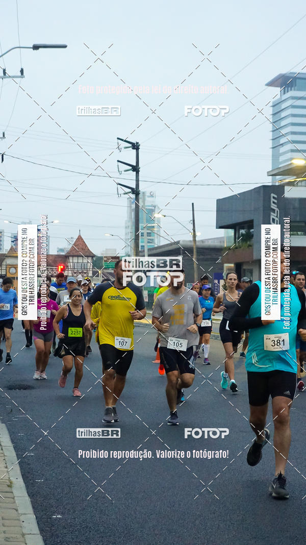 Buy your photos of the eventMeia Maratona de Blumenau on Fotop