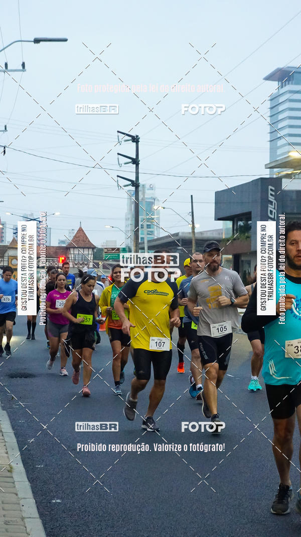 Buy your photos of the eventMeia Maratona de Blumenau on Fotop
