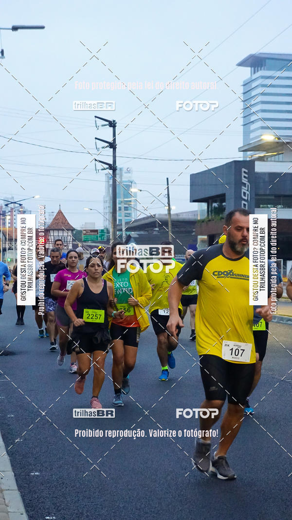 Buy your photos of the eventMeia Maratona de Blumenau on Fotop