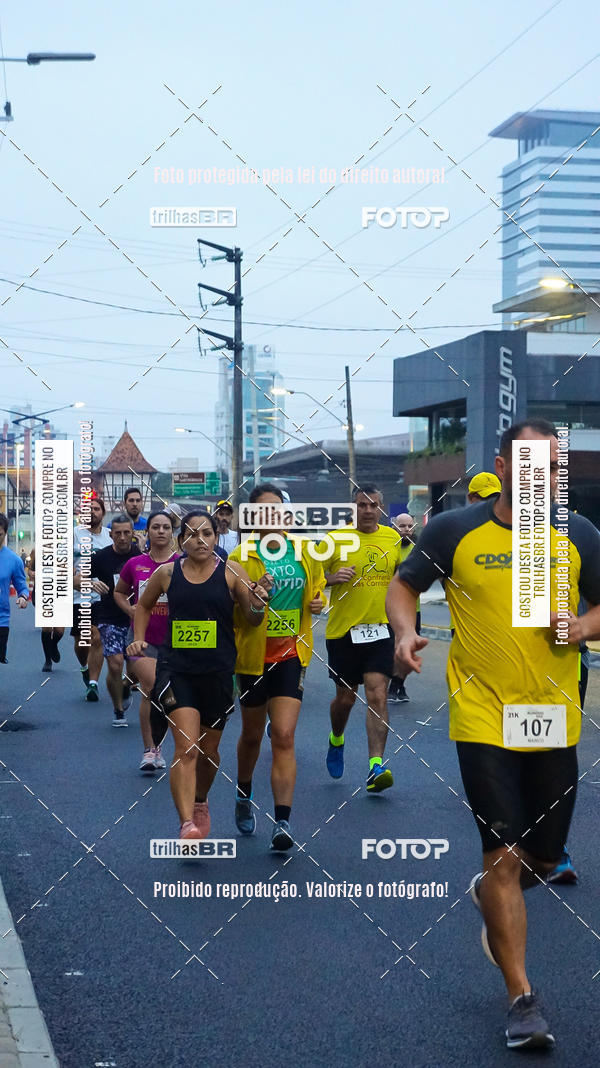 Buy your photos of the eventMeia Maratona de Blumenau on Fotop