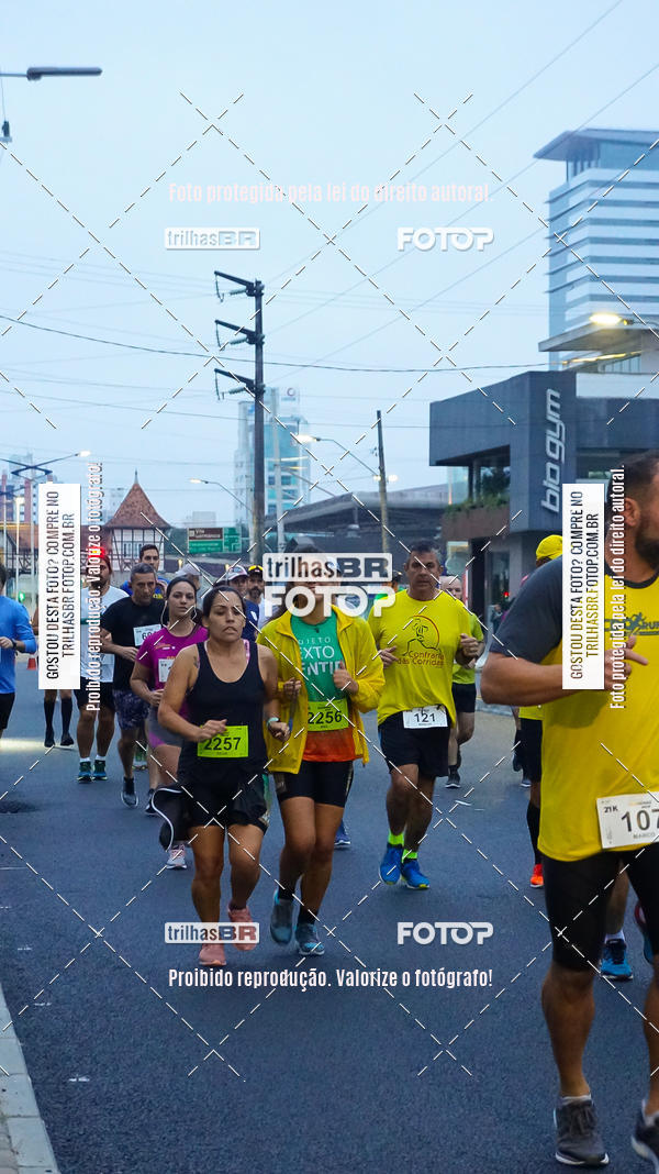 Buy your photos of the eventMeia Maratona de Blumenau on Fotop