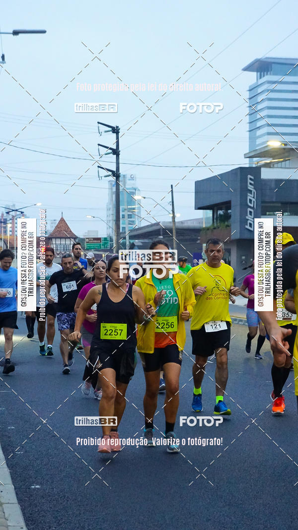 Buy your photos of the eventMeia Maratona de Blumenau on Fotop