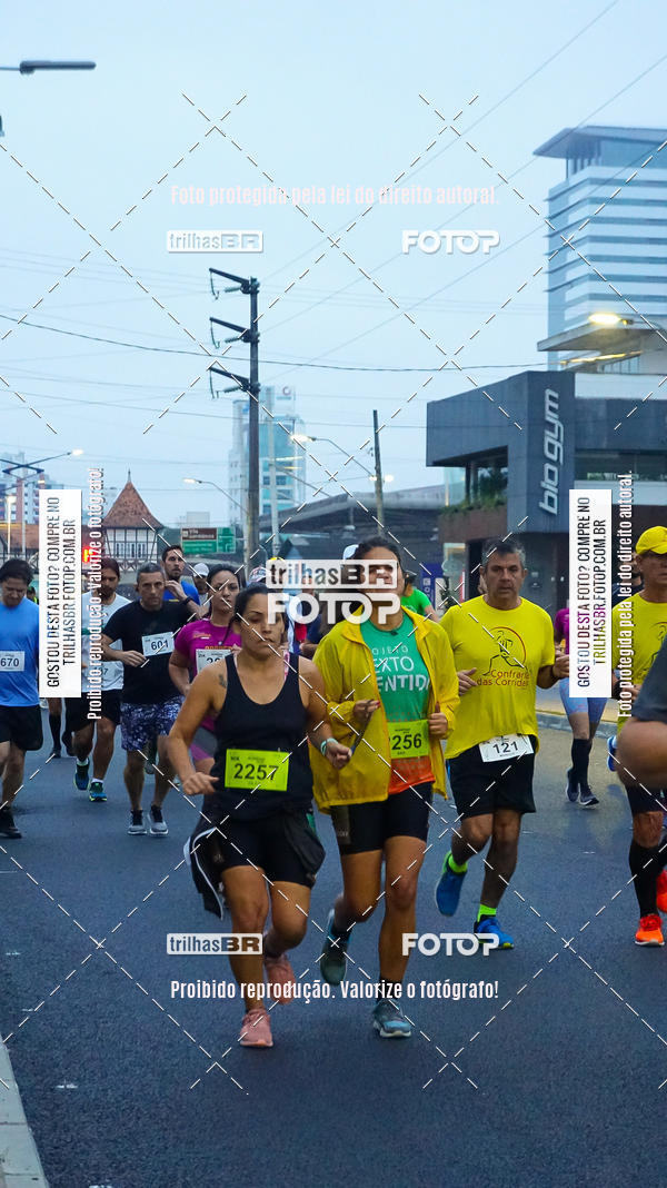 Buy your photos of the eventMeia Maratona de Blumenau on Fotop