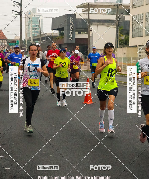Buy your photos of the eventMeia Maratona de Blumenau on Fotop