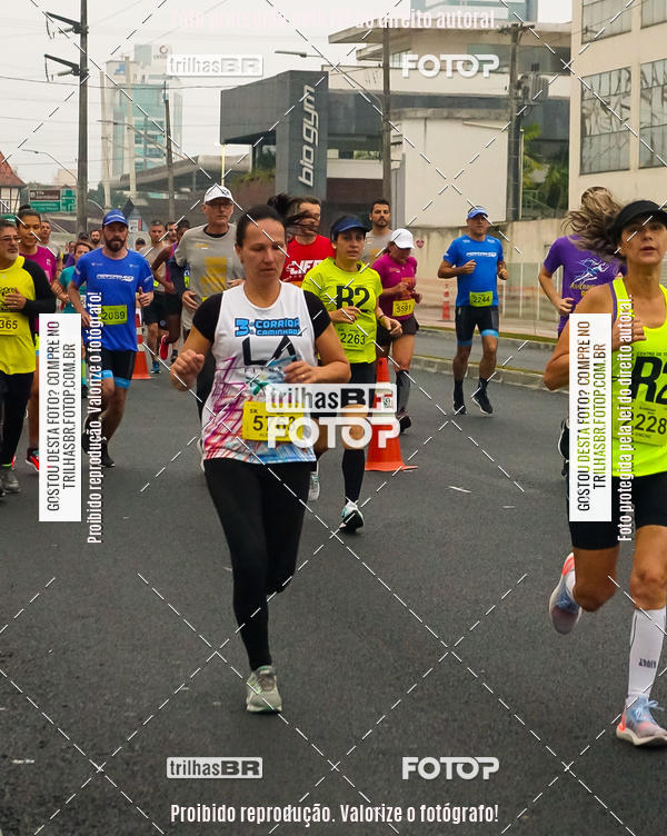 Buy your photos of the eventMeia Maratona de Blumenau on Fotop