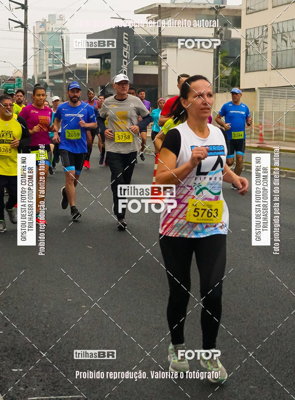 Buy your photos of the eventMeia Maratona de Blumenau on Fotop