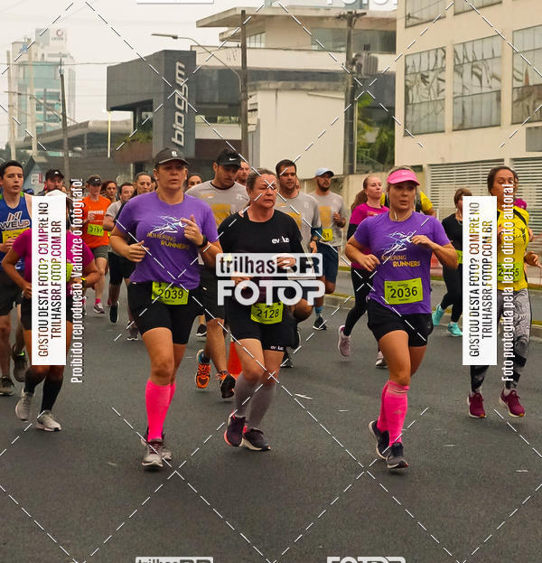 Buy your photos of the eventMeia Maratona de Blumenau on Fotop