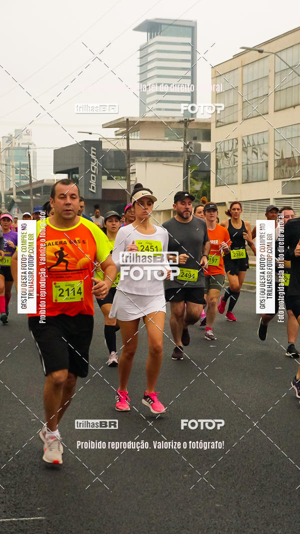Buy your photos of the eventMeia Maratona de Blumenau on Fotop