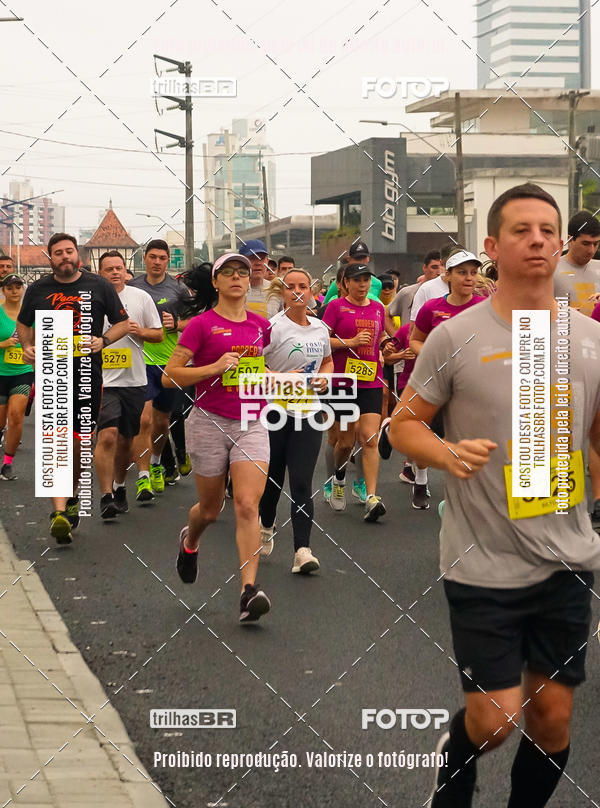 Buy your photos of the eventMeia Maratona de Blumenau on Fotop
