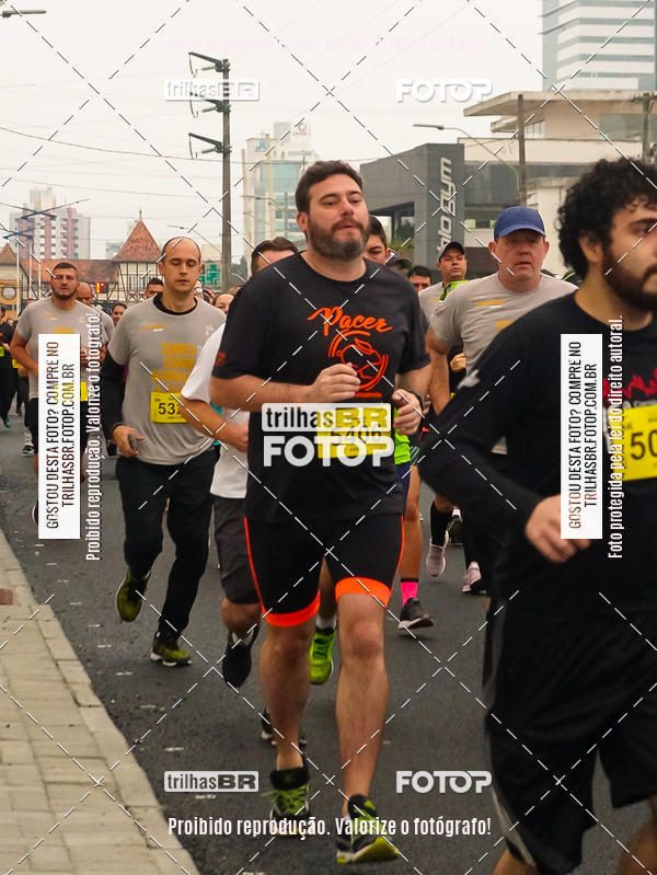 Buy your photos of the eventMeia Maratona de Blumenau on Fotop