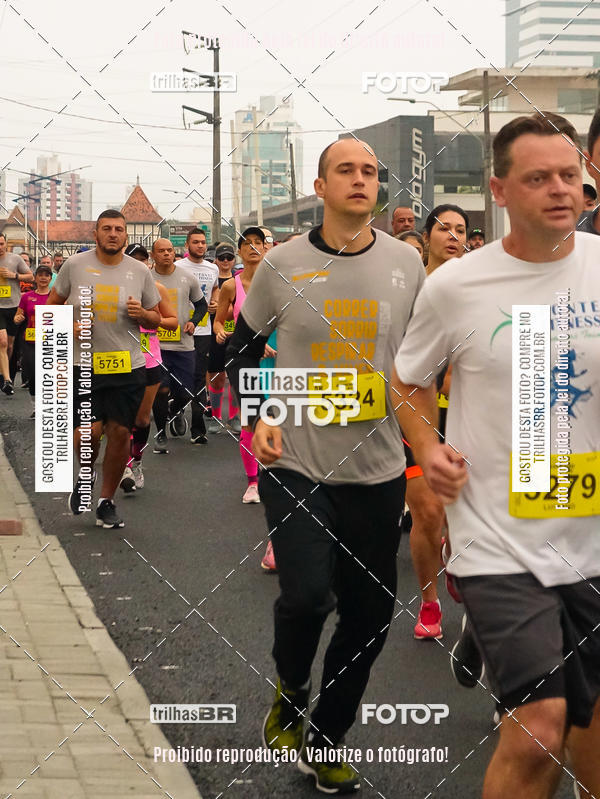 Buy your photos of the eventMeia Maratona de Blumenau on Fotop