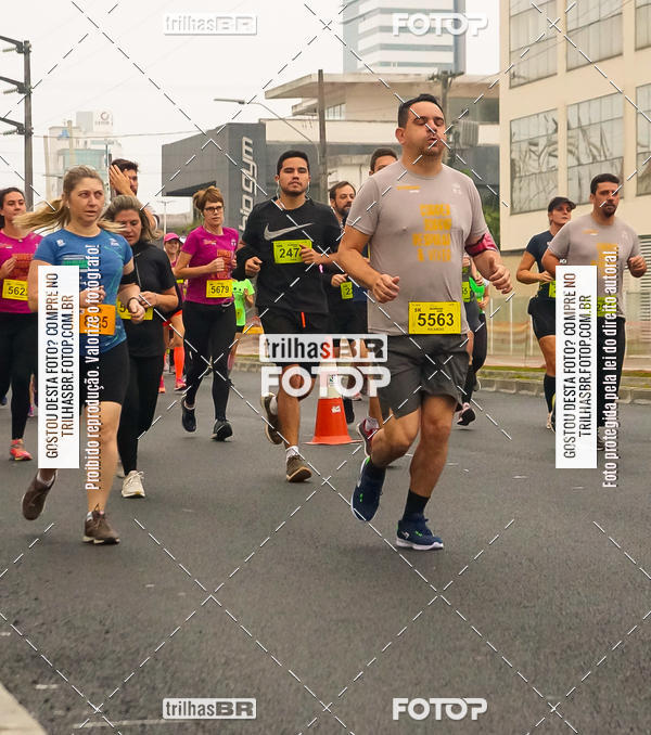 Buy your photos of the eventMeia Maratona de Blumenau on Fotop