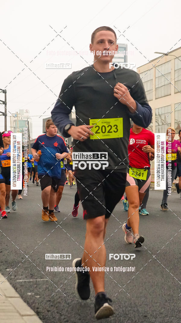 Buy your photos of the eventMeia Maratona de Blumenau on Fotop