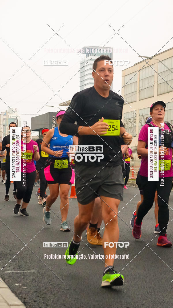 Buy your photos of the eventMeia Maratona de Blumenau on Fotop