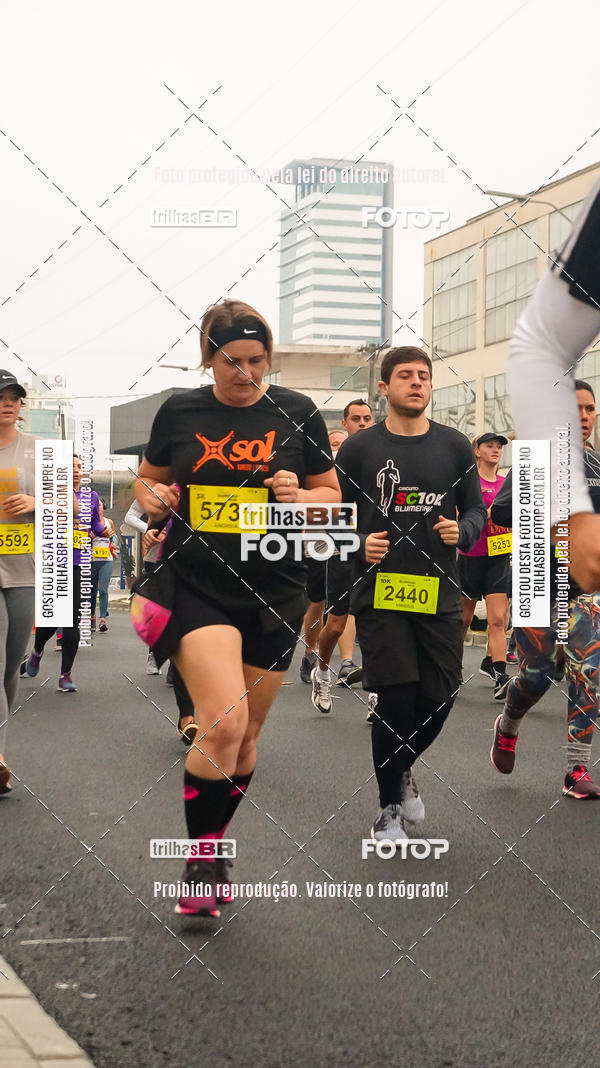 Buy your photos of the eventMeia Maratona de Blumenau on Fotop