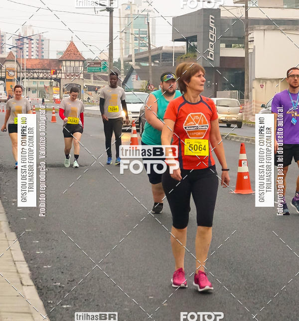 Buy your photos of the eventMeia Maratona de Blumenau on Fotop