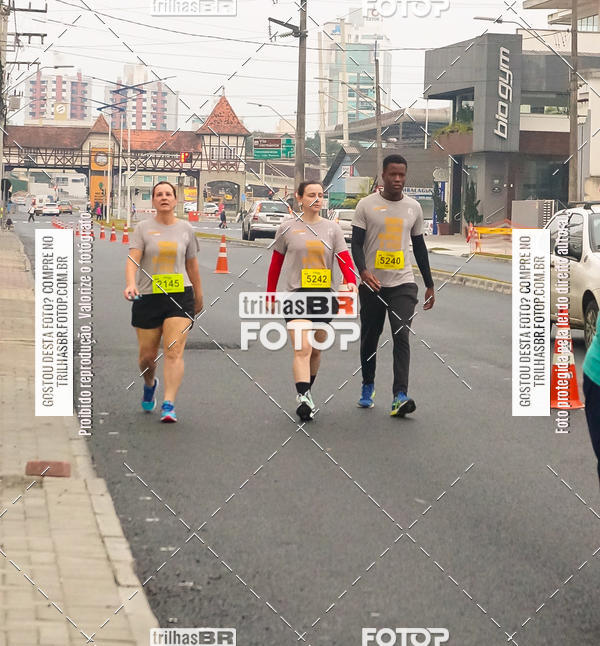 Buy your photos of the eventMeia Maratona de Blumenau on Fotop