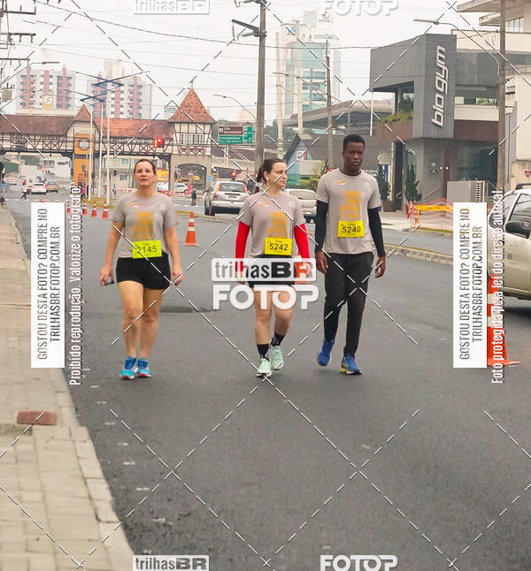 Buy your photos of the eventMeia Maratona de Blumenau on Fotop