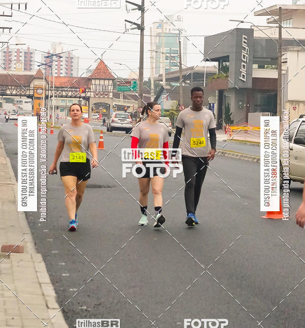 Buy your photos of the eventMeia Maratona de Blumenau on Fotop