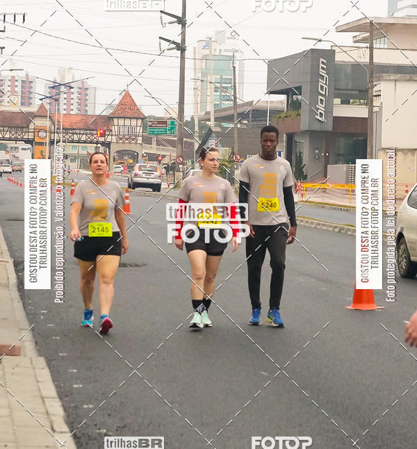 Buy your photos of the eventMeia Maratona de Blumenau on Fotop