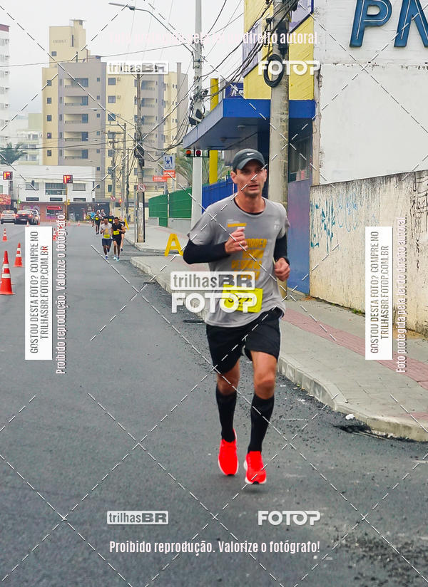 Buy your photos of the eventMeia Maratona de Blumenau on Fotop