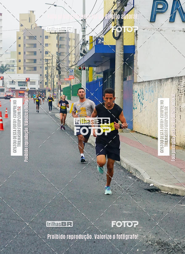 Buy your photos of the eventMeia Maratona de Blumenau on Fotop