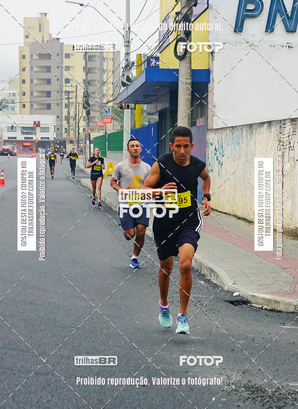 Buy your photos of the eventMeia Maratona de Blumenau on Fotop