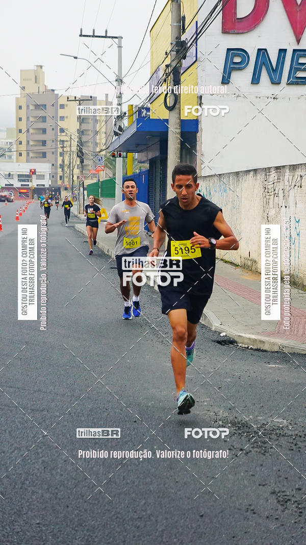 Buy your photos of the eventMeia Maratona de Blumenau on Fotop