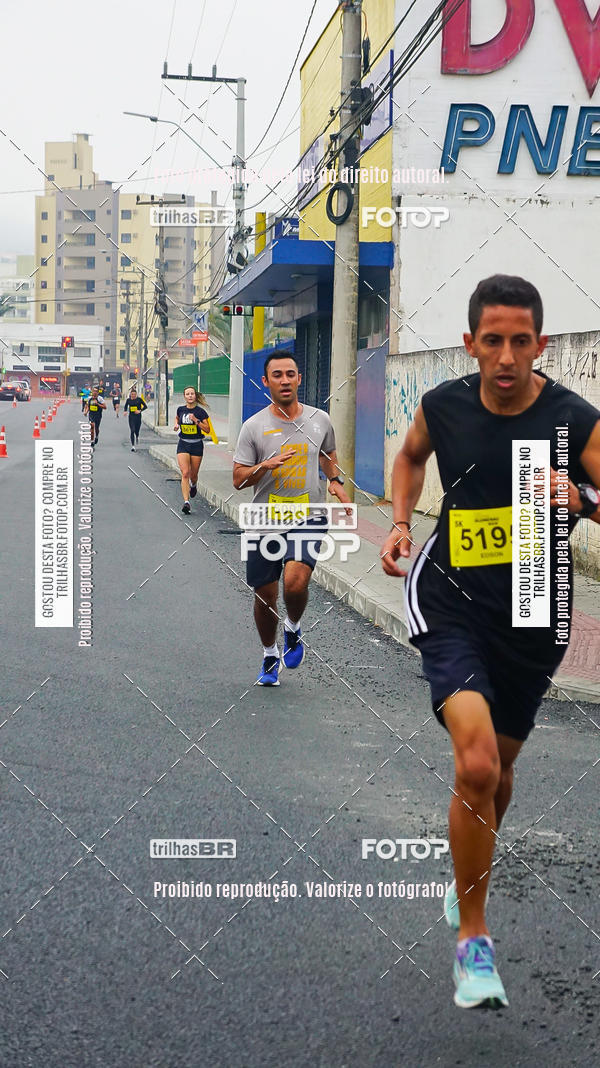 Buy your photos of the eventMeia Maratona de Blumenau on Fotop