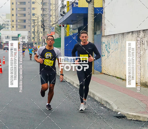 Buy your photos of the eventMeia Maratona de Blumenau on Fotop