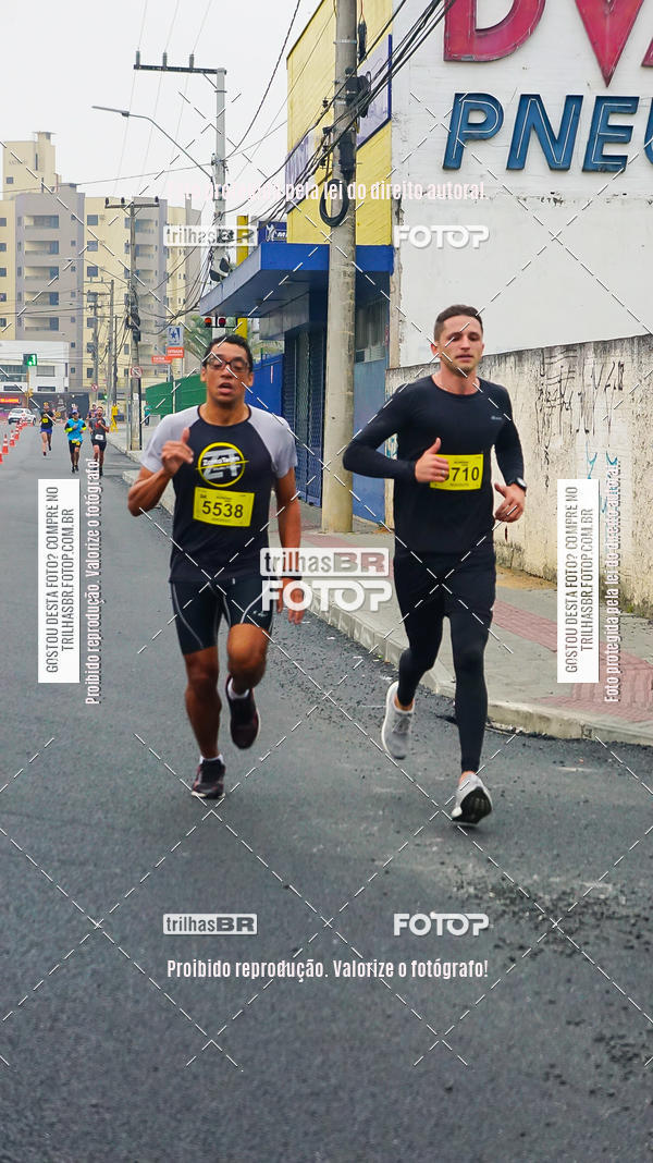 Buy your photos of the eventMeia Maratona de Blumenau on Fotop
