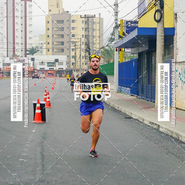 Buy your photos of the eventMeia Maratona de Blumenau on Fotop