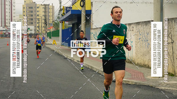 Buy your photos of the eventMeia Maratona de Blumenau on Fotop