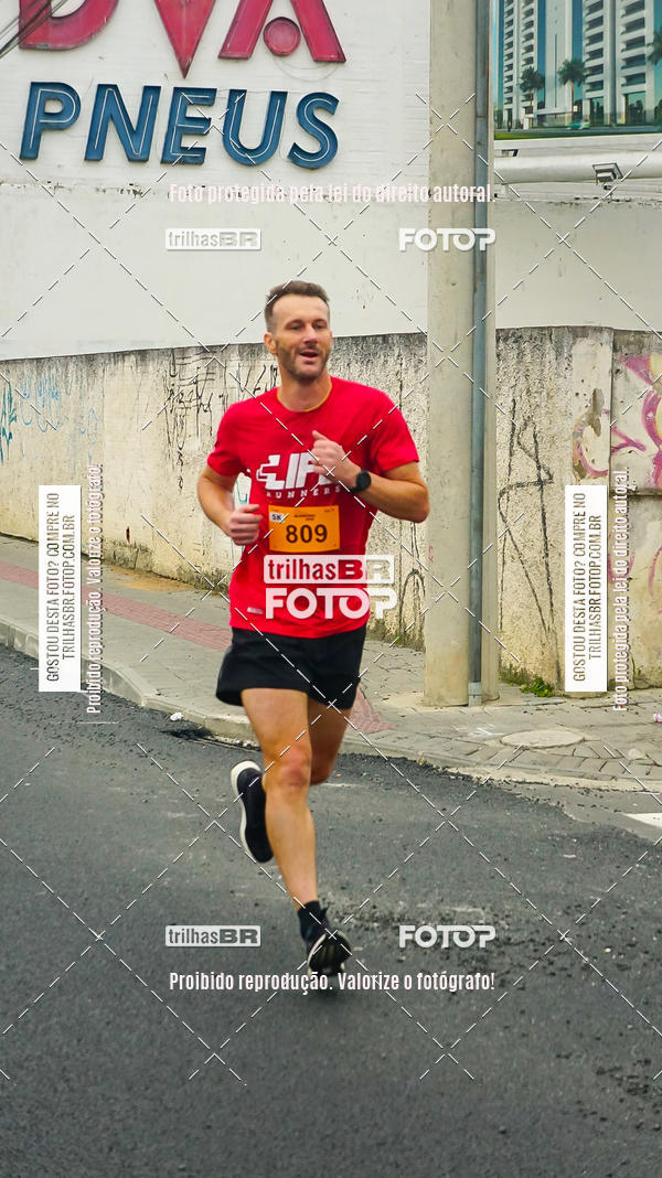 Buy your photos of the eventMeia Maratona de Blumenau on Fotop