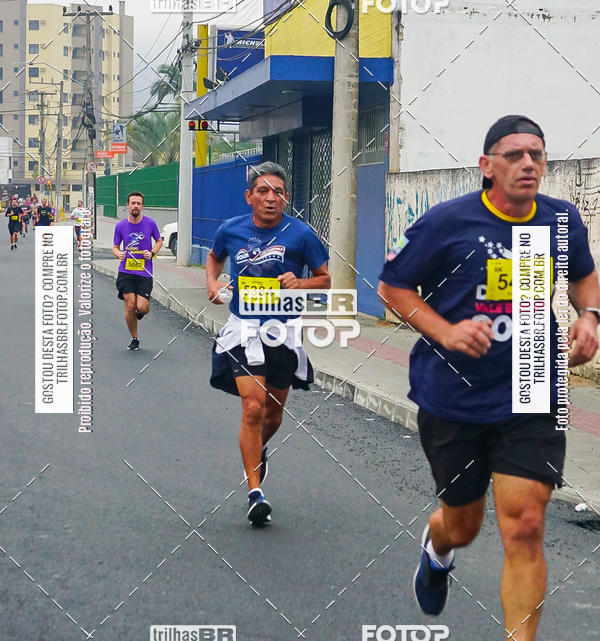 Buy your photos of the eventMeia Maratona de Blumenau on Fotop