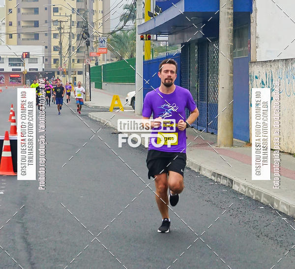 Buy your photos of the eventMeia Maratona de Blumenau on Fotop