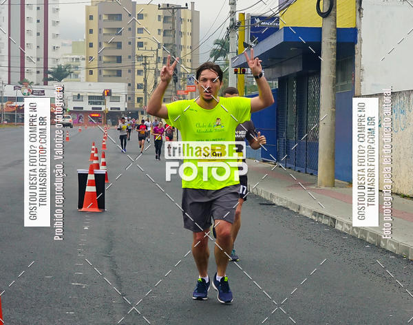 Buy your photos of the eventMeia Maratona de Blumenau on Fotop