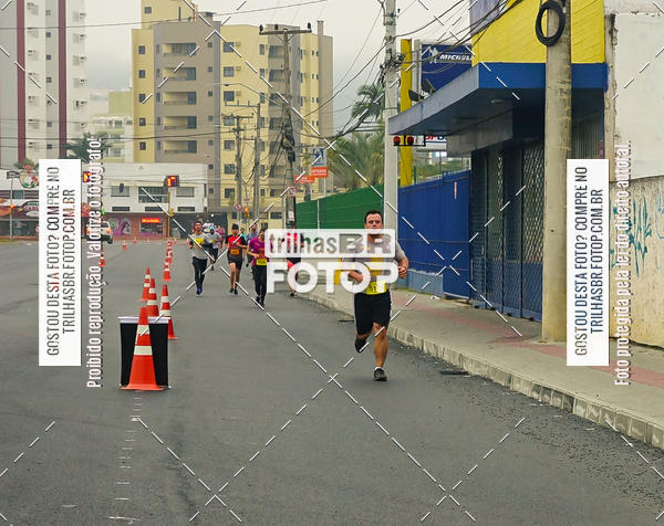 Buy your photos of the eventMeia Maratona de Blumenau on Fotop