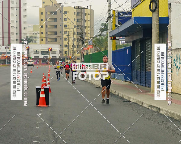 Buy your photos of the eventMeia Maratona de Blumenau on Fotop