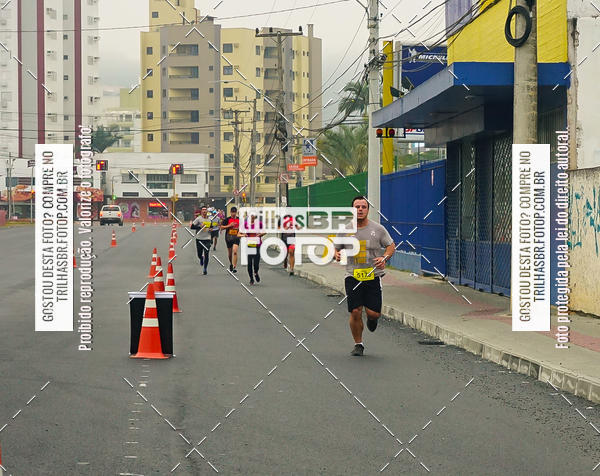 Buy your photos of the eventMeia Maratona de Blumenau on Fotop