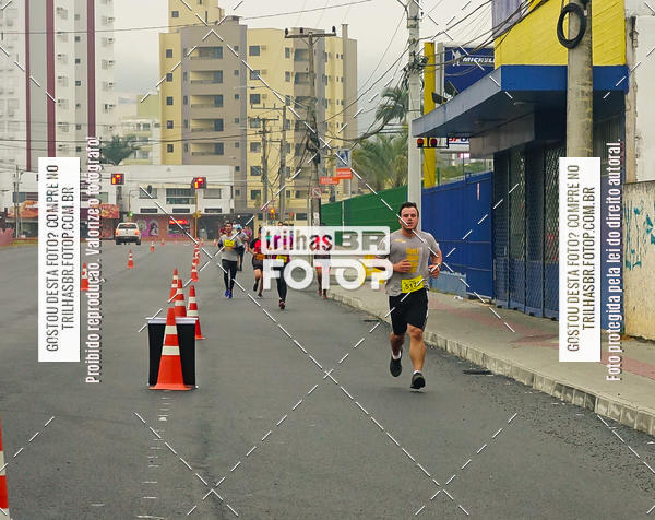 Buy your photos of the eventMeia Maratona de Blumenau on Fotop